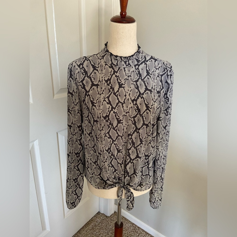 Guess Snake-Print Tie-Front Long Sleeve Top - Black & Cream